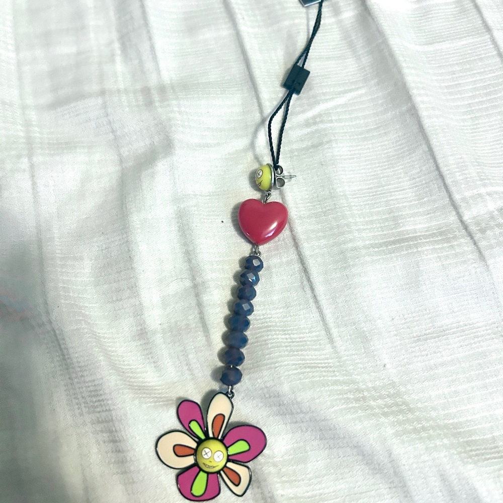 Marc Jacobs Heaven Single Daisy Dangling Earring NWT